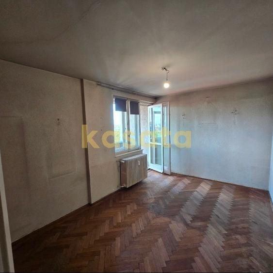 Apartament cu 3 camere decomandat în Barbu Văcărescu