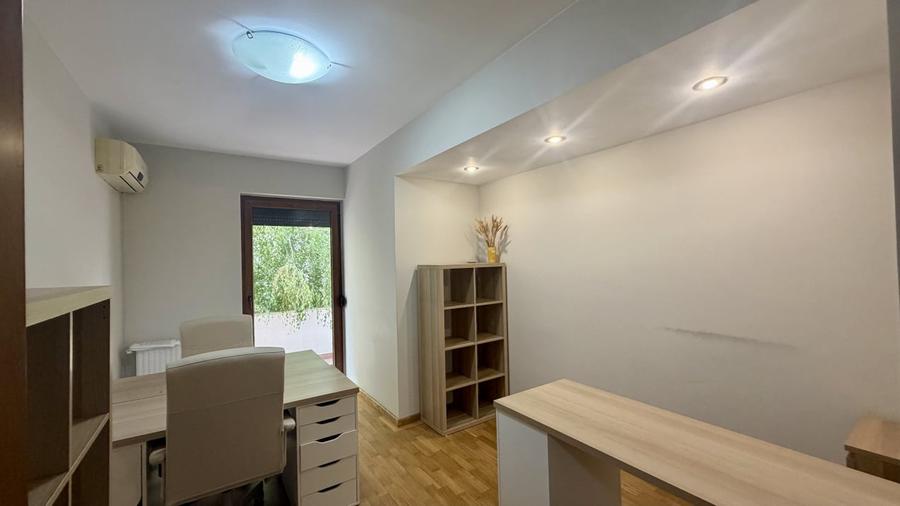 Apartament cu 4 camere decomandat, mobilat în Sisești