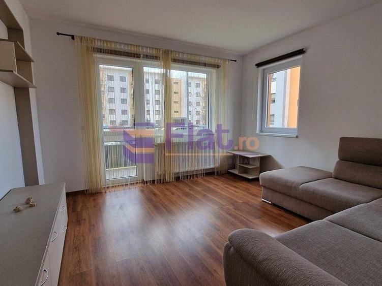 Apartament cu 3 camere decomandat în Tractorul