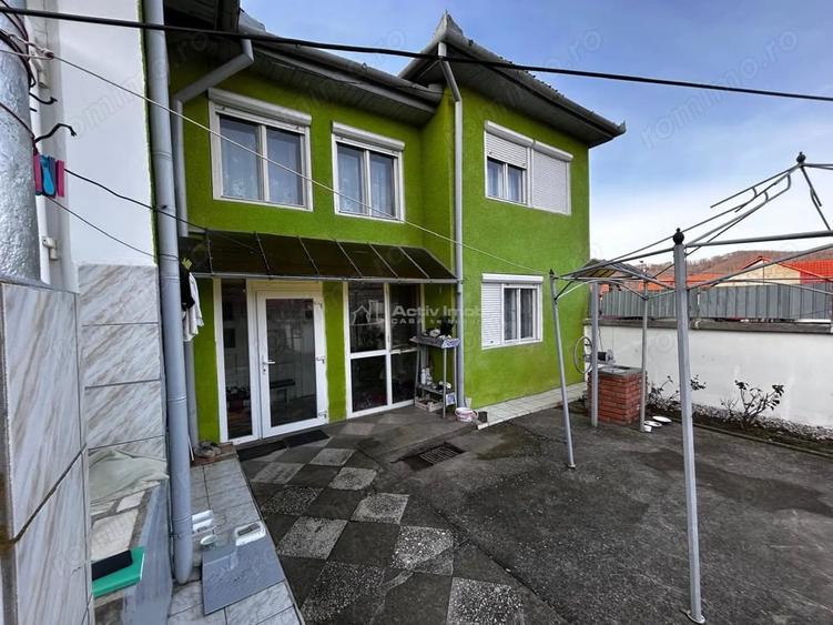 Casă cu Teren 600 Mp în Central