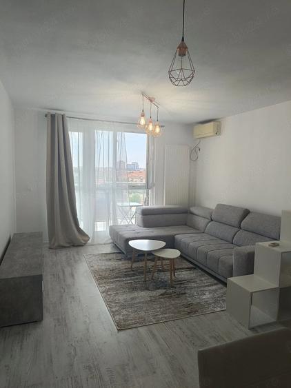 Apartament cu 2 camere semidecomandat în Lipovei
