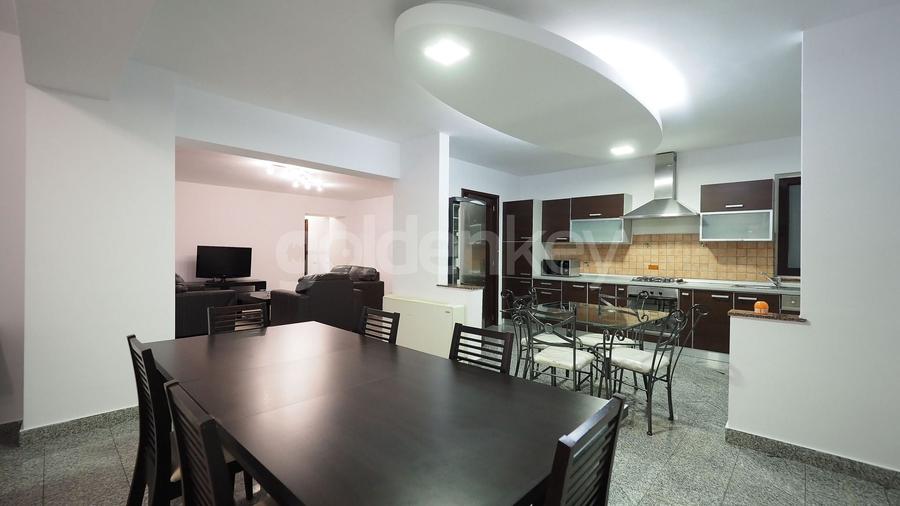 Apartament cu 4 camere decomandat, mobilat în Aviatorilor