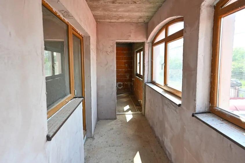 Casă cu 5 camere în Central