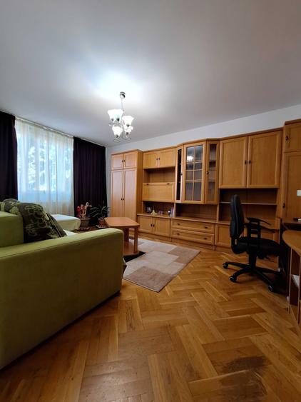Apartament cu 3 camere decomandat în Theodor Pallady