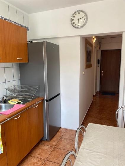 Apartament cu 2 camere semidecomandat, mobilat în Dorobanți