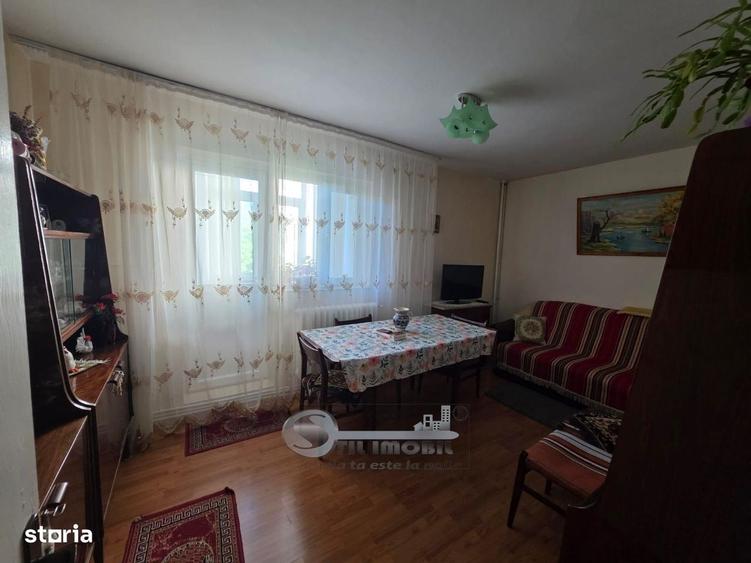 Apartament cu 3 camere decomandat în Alexandru cel Bun