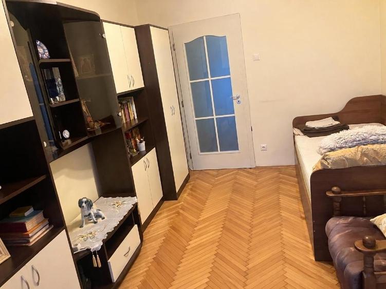 Apartament cu 3 camere decomandat, mobilat în Ultracentral
