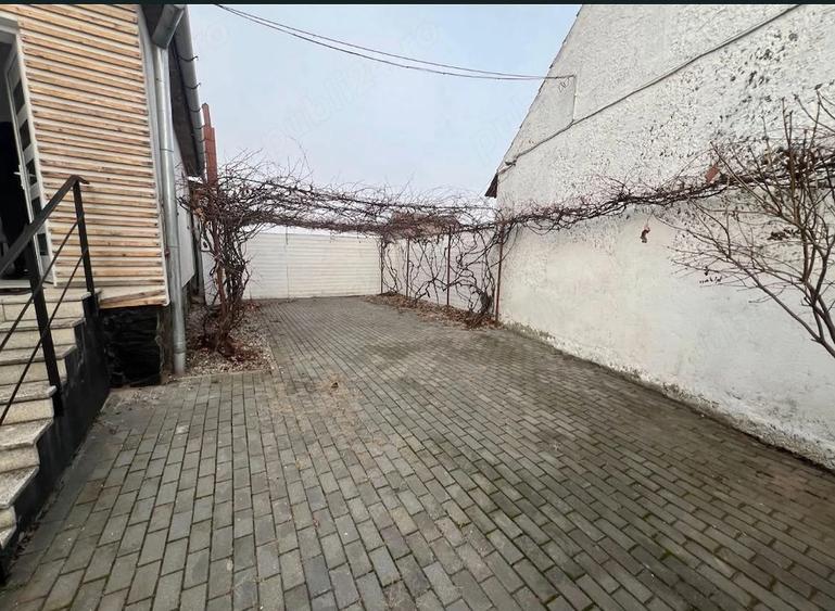 Casă cu 2 camere cu Teren 1600 Mp în Șelimbăr