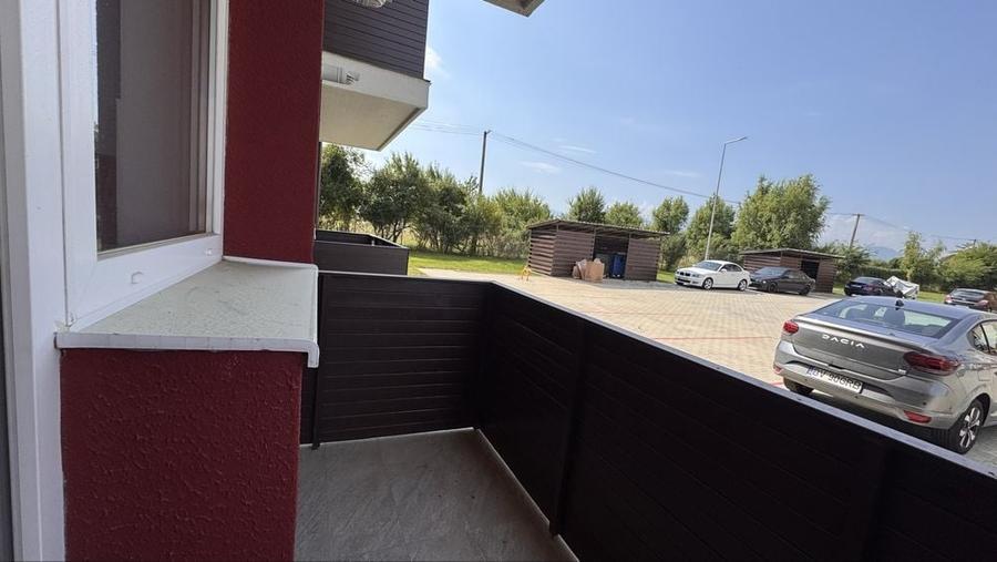 Apartament cu 2 camere semidecomandat în Sânpetru