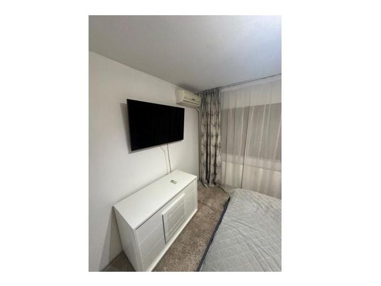 Apartament cu 4 camere decomandat în Rahova