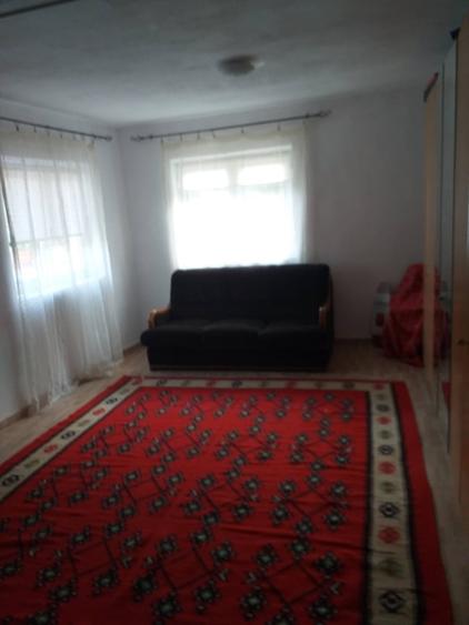 Casă cu 7 camere cu Teren 1000 Mp în Central