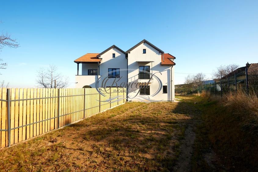 Duplex cu 5 camere cu Teren 403 Mp în Feleacu
