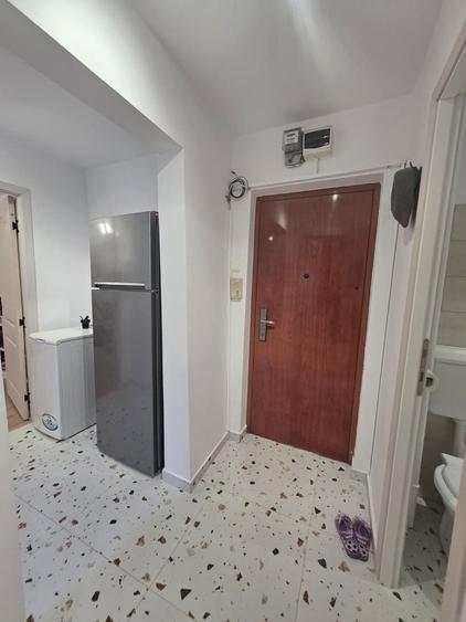 Apartament cu 2 camere decomandat în Lacul Tei