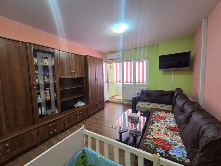 Apartament cu 2 camere decomandat, mobilat în Nicolina