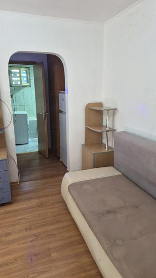 Apartament cu 2 camere semidecomandat în Ferentari