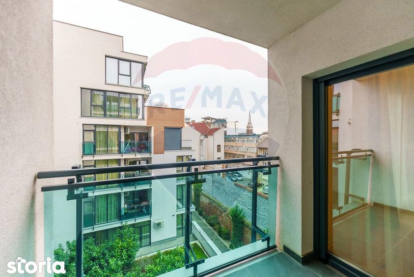 Apartament cu 2 camere semidecomandat, mobilat în Central