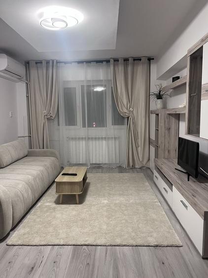 Apartament cu 2 camere decomandat în Apărătorii Patriei