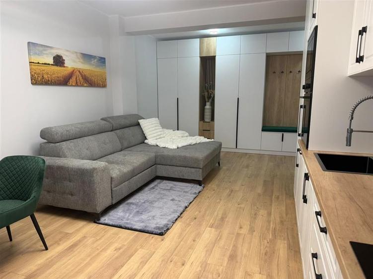 Apartament cu 2 camere semidecomandat, mobilat în Șelimbăr