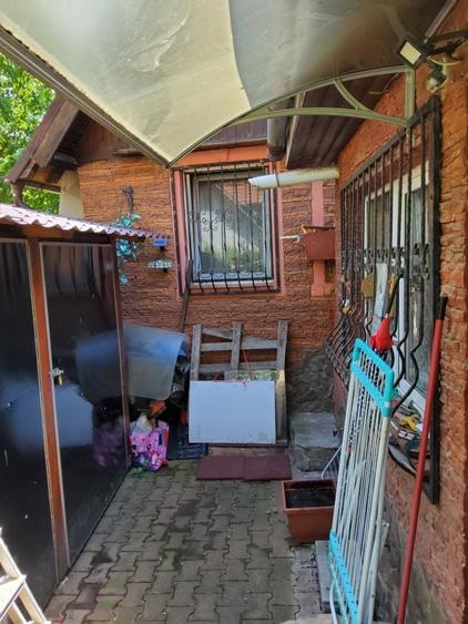 Casă cu 2 camere în Drumul Carului