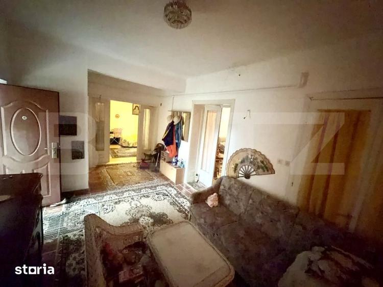 Casă cu 4 camere cu Teren 2770 Mp în Central