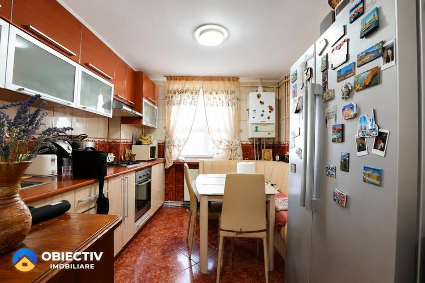 Apartament cu 3 camere decomandat în Mărăței