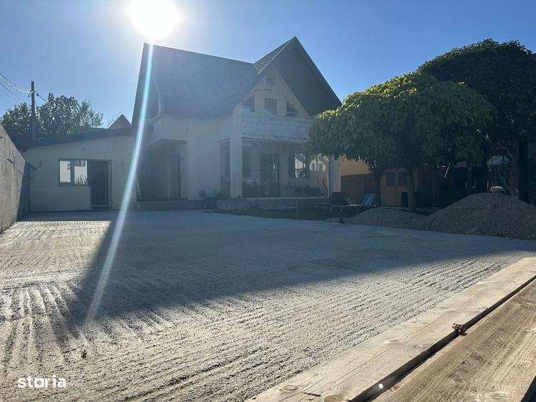 Casă cu 4 camere în Crevedia