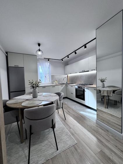 Apartament cu 2 camere decomandat în Central