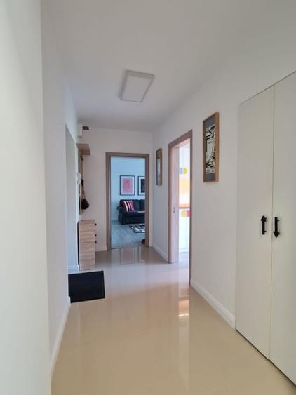 Proprietar ofer apart 2 cam absolut superb, renovat total 200m de Parlament - 4