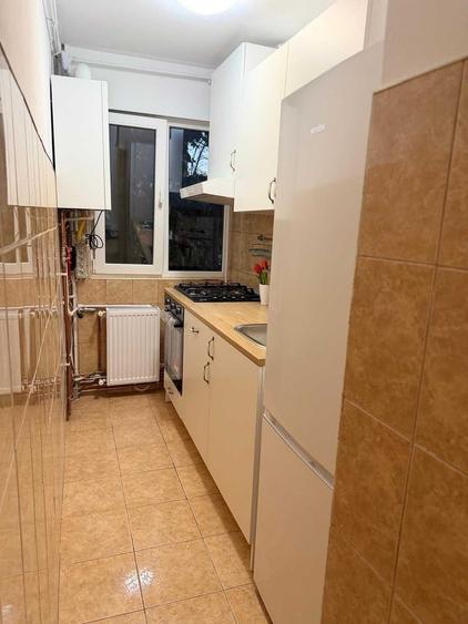 Apartament cu 3 camere semidecomandat în Dacia