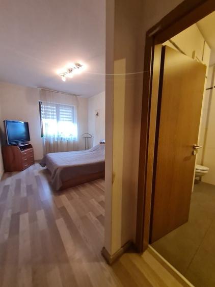 Casă individuală cu 6 camere cu Canalizare în Bălcescu