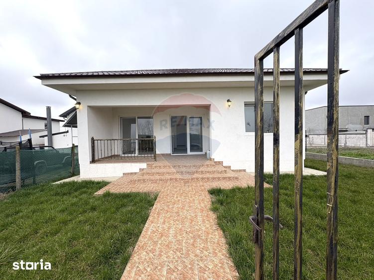 Casă cu 3 camere cu Teren 245 Mp în Valu lui Traian