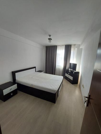 Apartament cu 2 camere decomandat în Roșu