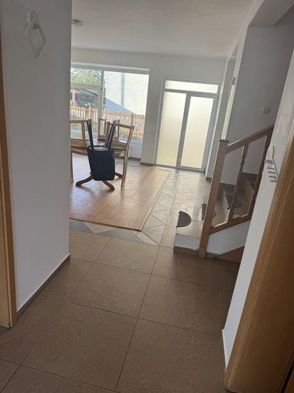 Casă cu 4 camere cu Teren 270 Mp în Ghiroda