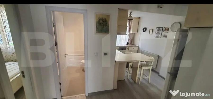 Apartament cu 3 camere semidecomandat în Central