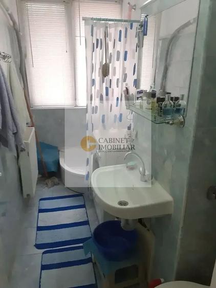 Apartament cu 2 camere semidecomandat, mobilat în Universitate