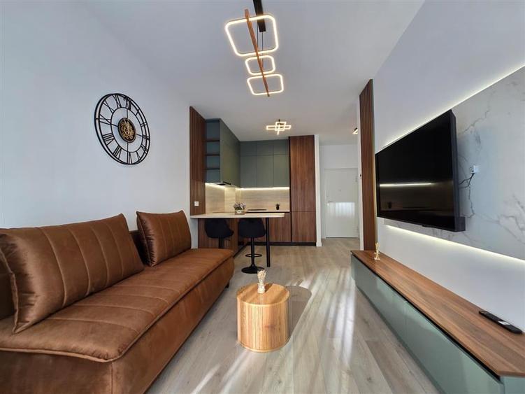 Apartament cu 2 camere decomandat în Podu Roș
