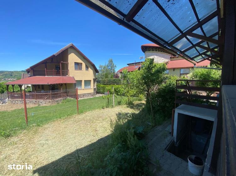 Casă cu 3 camere cu Teren 500 Mp în Central