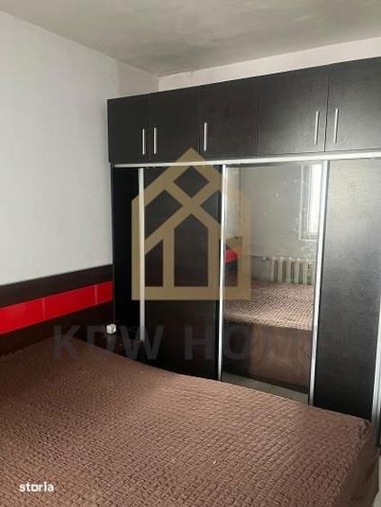 Apartament cu 4 camere decomandat, mobilat în Vitan