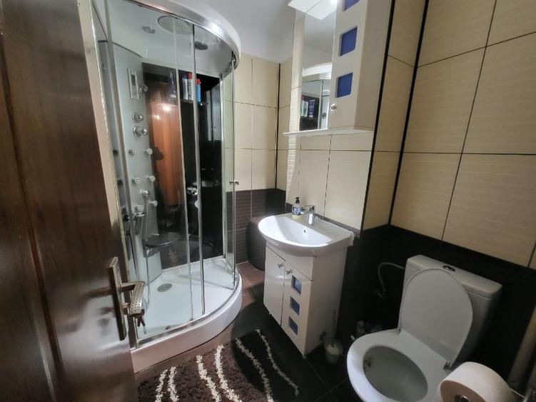 Garsonieră decomandată, mobilată în Tineretului