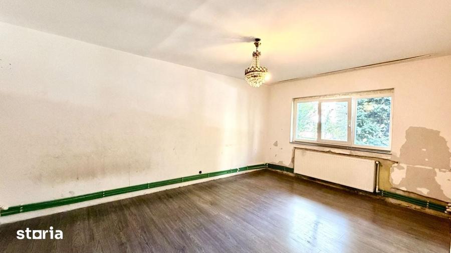 Apartament cu 3 camere decomandat în Între Lacuri