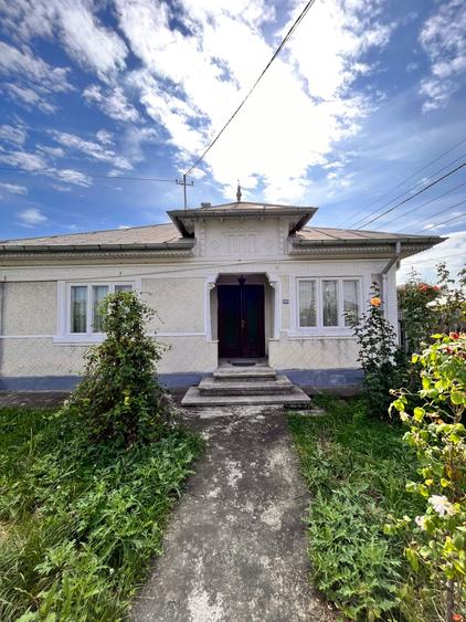Casă cu 4 camere cu Teren 416 Mp în Central