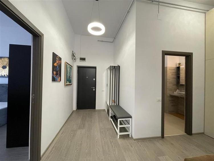 Apartament cu 4 camere nedecomandat în Babadag