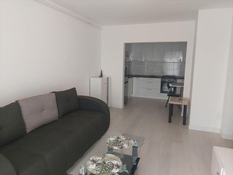 Apartament cu 2 camere decomandat în Central — fotografia 3