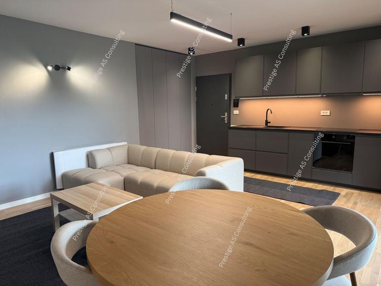 Apartament cu 3 camere semidecomandat, mobilat în Aradului