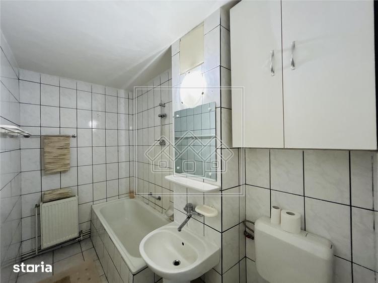 Apartament cu 3 camere decomandat în Terezian