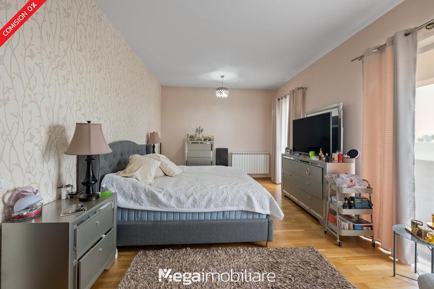 Casă individuală cu 5 camere cu Canalizare în Palazu Mare