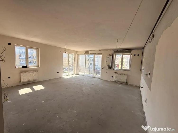 Apartament cu 2 camere semidecomandat în Florești