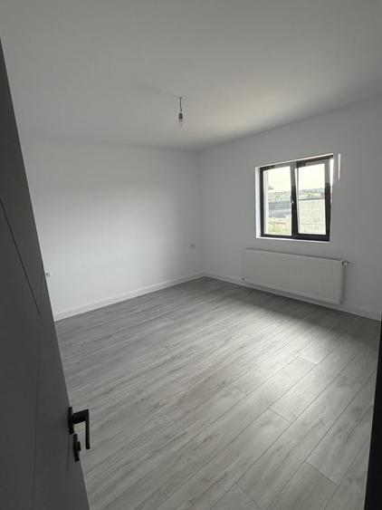 Casă cu 5 camere cu Teren 500 Mp în Ciorogârla