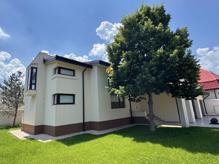Casă individuală cu 6 camere cu Canalizare în Băneasa