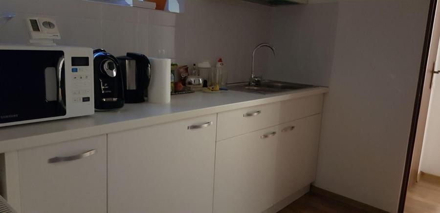 Apartament cu 4 camere semidecomandat în Central